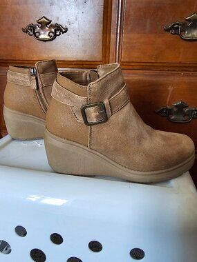 Wedge ankle boots